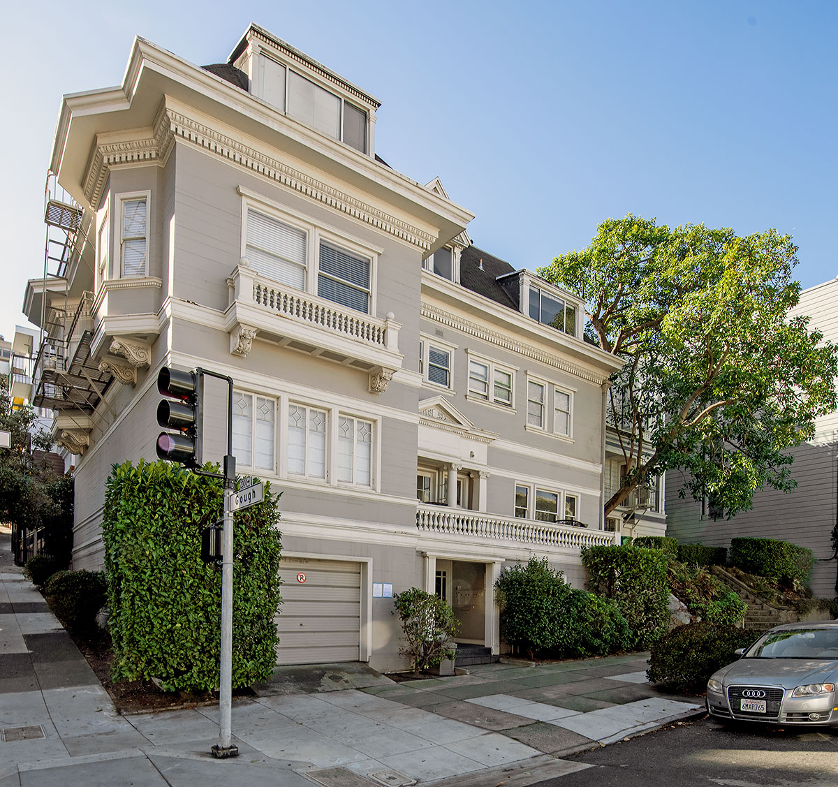 1901 Pacific Avenue in Pacific Heights was designed by Newsom & Newsom and built in 1899.