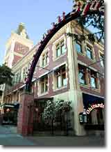 Ghirardelli Square, San Francisco. Photograph copyright &copy; 2004 by Alvis E Hendley.