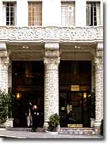 Gaylord Hotel, San Francisco. Photograph copyright &copy; 2004 by Alvis E Hendley.