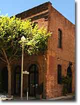 Mouline Building in Jackson Square, San Francisco. Photograph copyright &copy; 2003 by Alvis E Hendley.