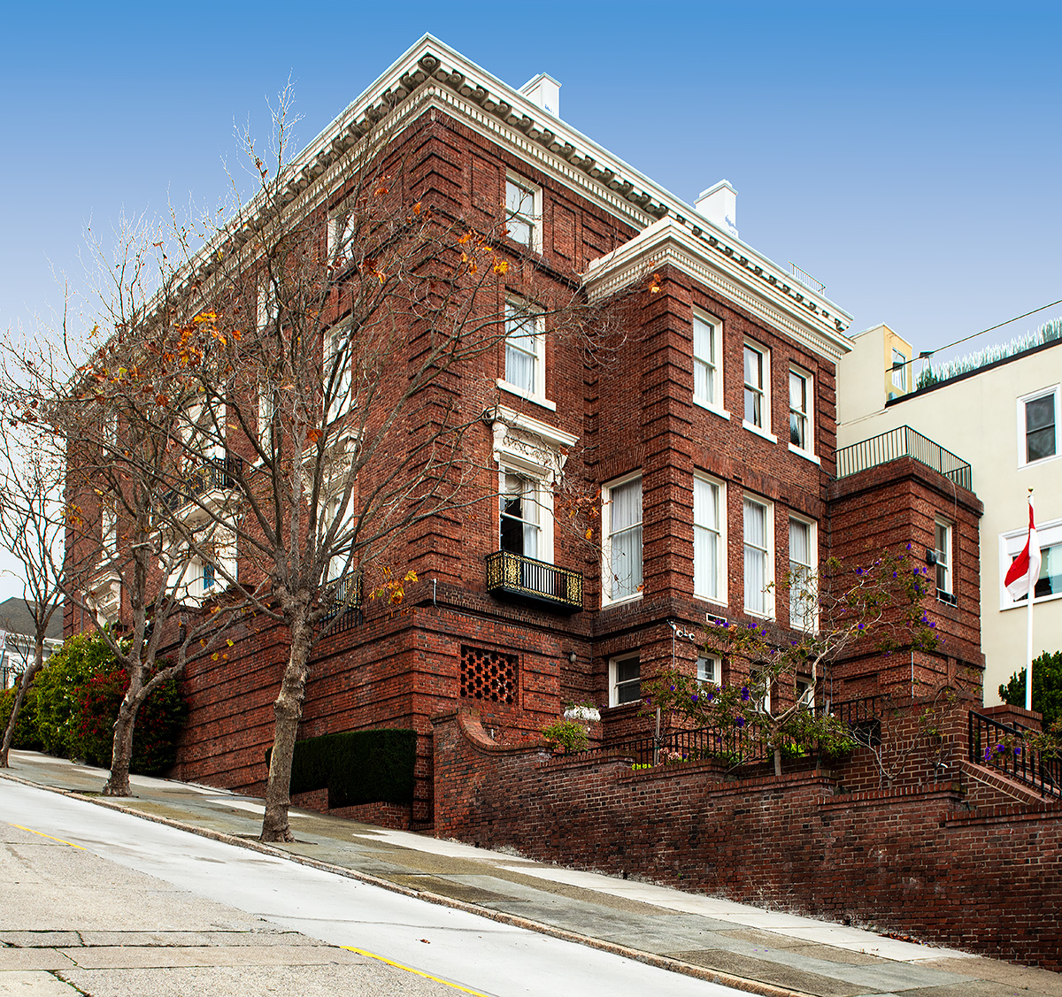 2800 Scott Street in Pacific Heights was designed by Bliss & Faville and built in 1905.