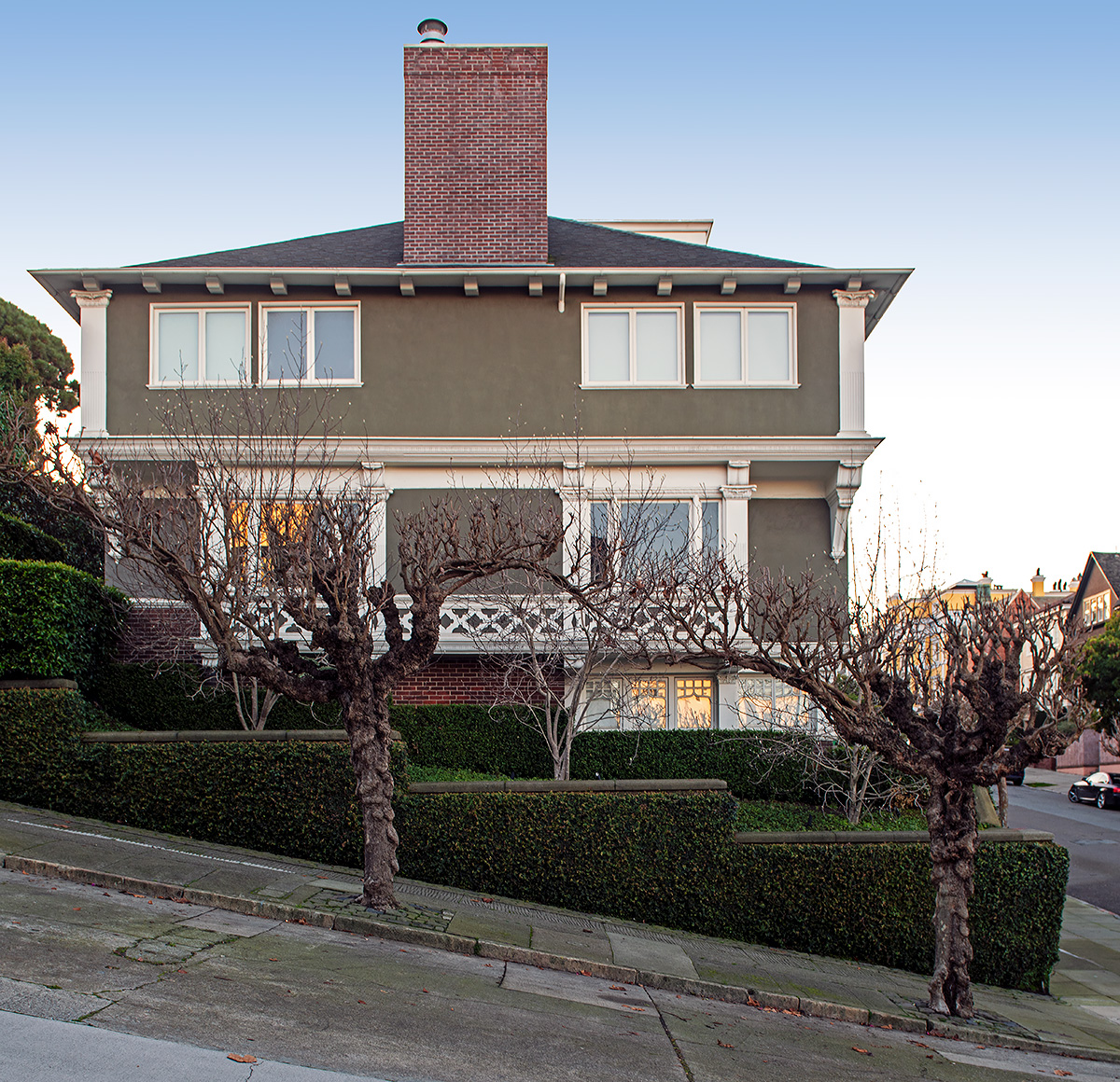 The Irvine House at 2421 Pierce Street was designed by Edgar A. Mathews and built in 1897.