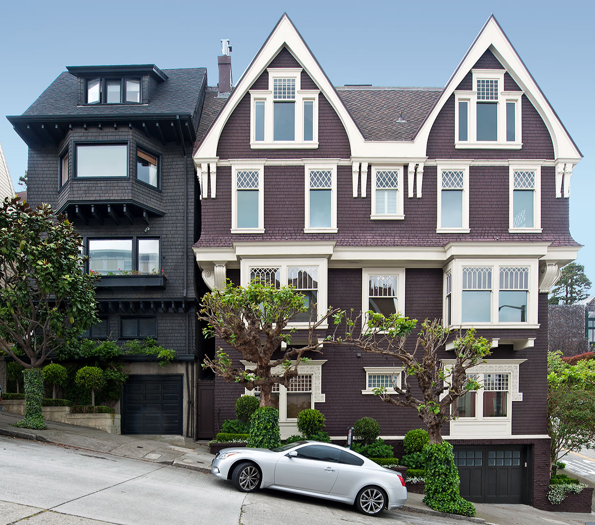 2629 and 2647-2651 Pierce Street in Pacific Heights was designed by Newsom & Newsom and built in 1904.