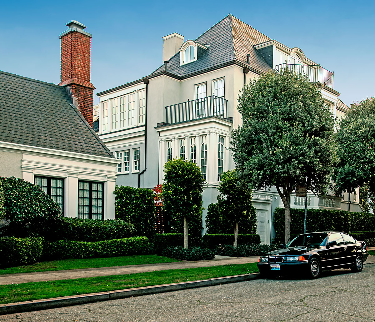 Seacliff House #3 was designed by Willis Polk and built in 1914.