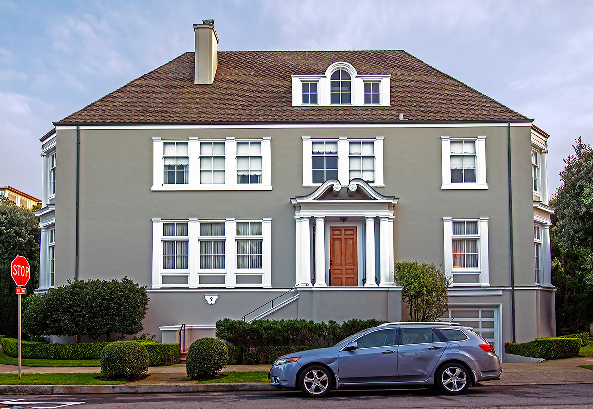 Seacliff House #1 was designed by Willis Polk and built in 1914.