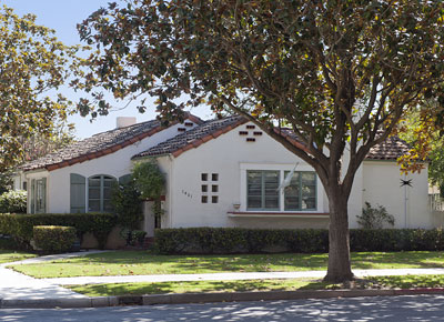 National Register #97001445: Roy D. McCallum House in Hollister, California