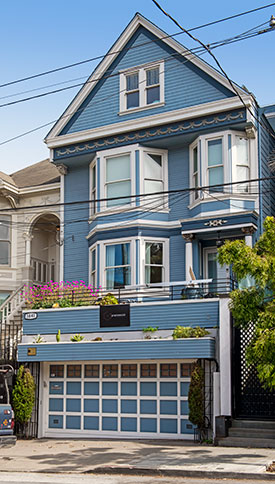Une Maison Bleue in The Castro