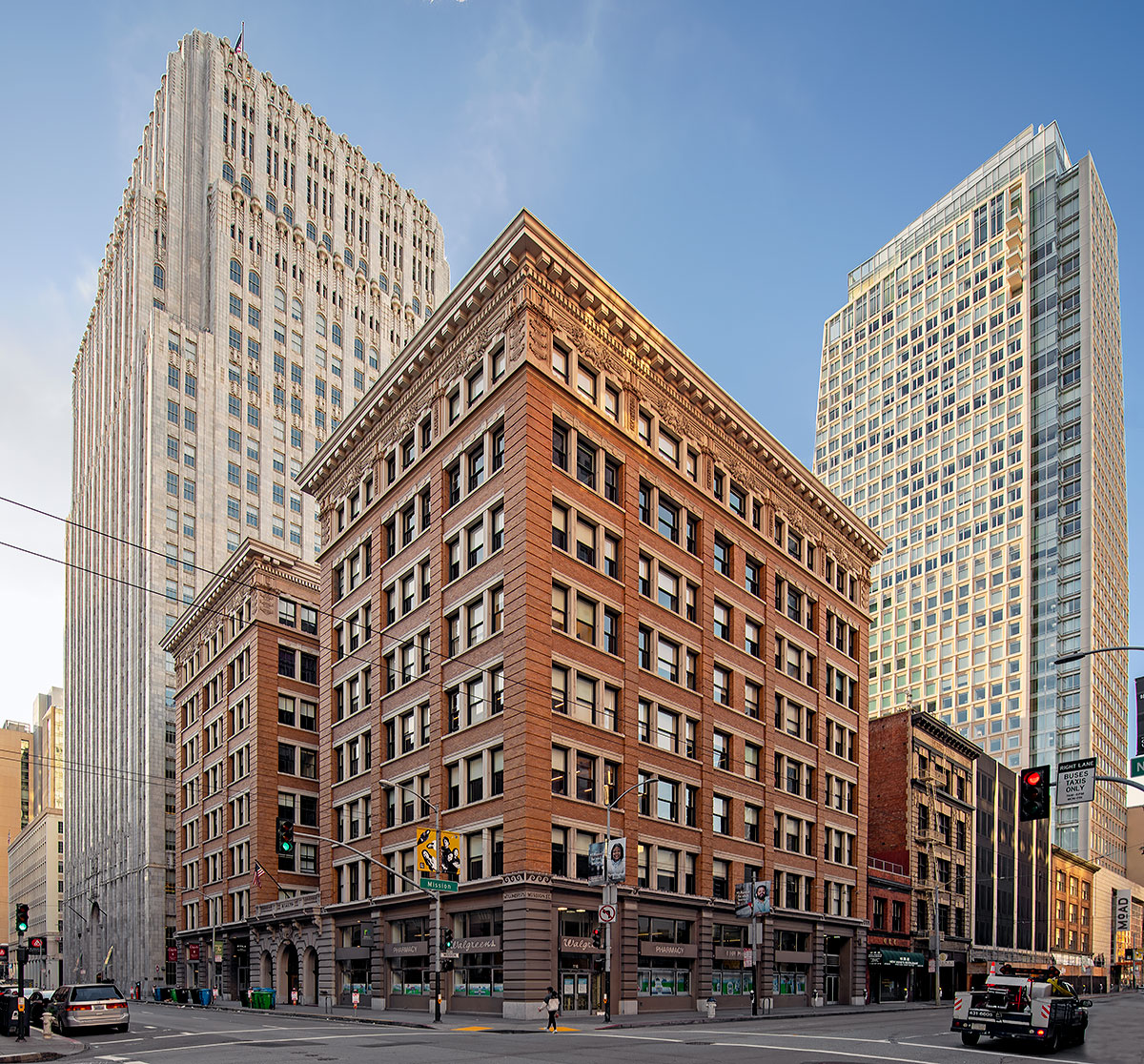 The Rialto Building was designed by Meyer & O'Brien and built in 1902.