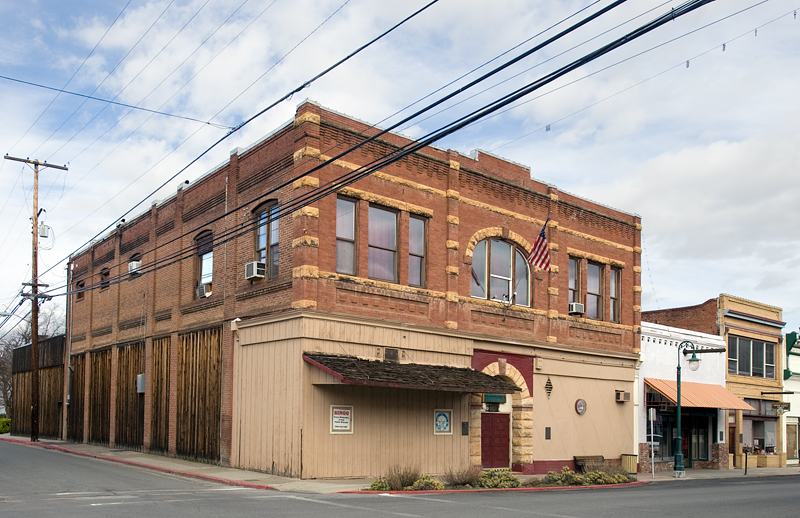 West Miner Street Historic District in Yreka: Peters & DeWitt Building