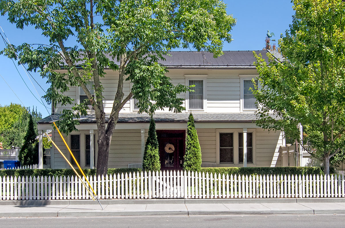 256 East Spain Street: Castagnasso House