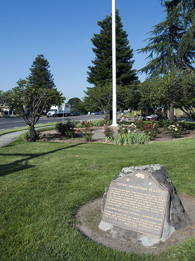 California Historical Landmark #879: Cotati Downtown Plaza