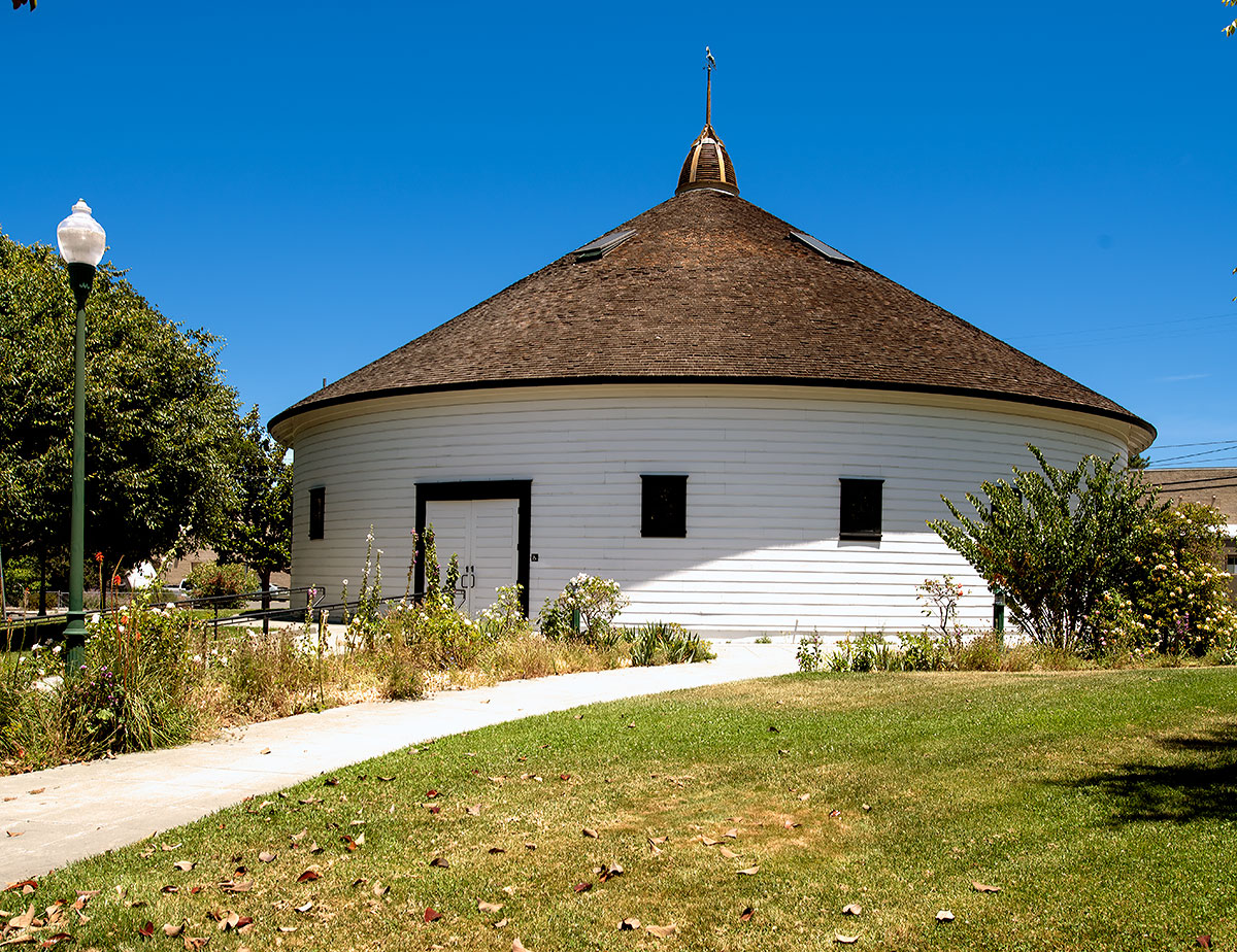 National Register #04000334: De Turk Round Barn in Santa Rosa