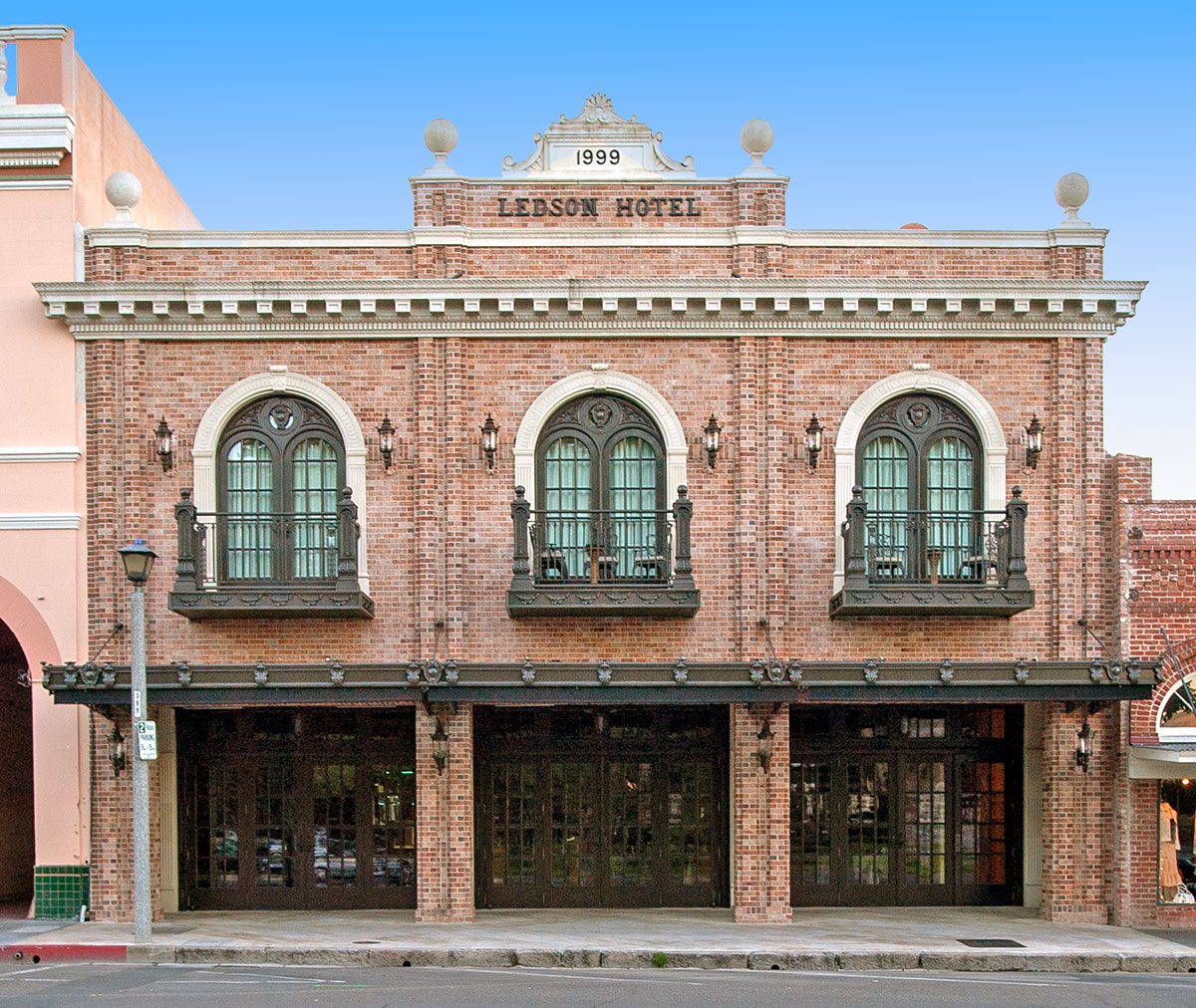 SebLedson Hotel